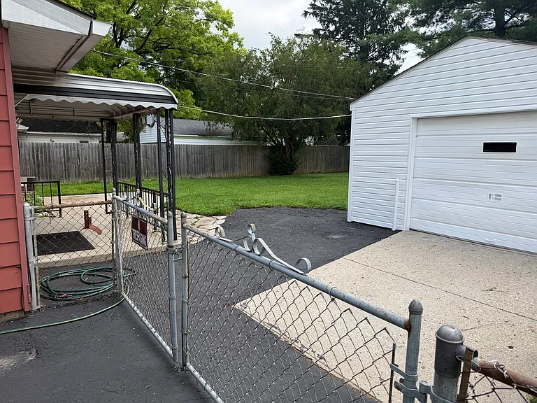 886 Lancaster Ave — Photo 5