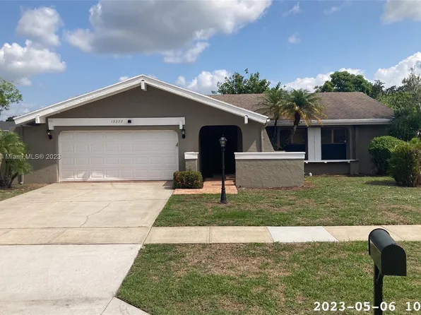 12277 Old Country Rd S, Wellington, FL 33414