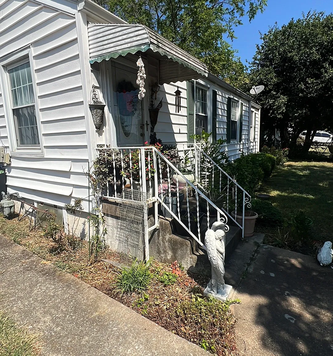 3001 Louise Dr — Photo 1