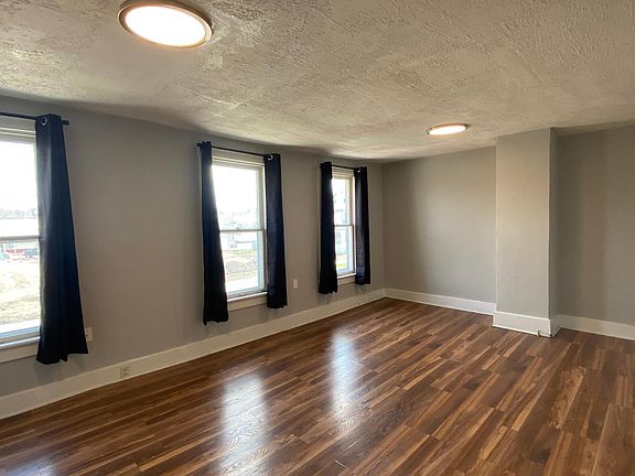 2nd image of 131 S Lincoln Ave #B