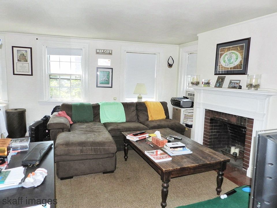 2nd image of 109 Mount Vernon St APT 4