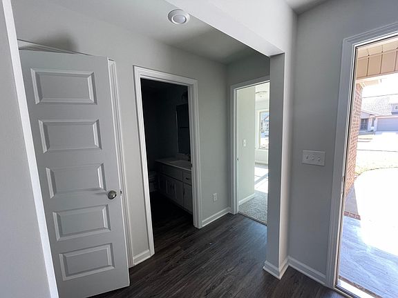 4th image of 145 Sublett Dr