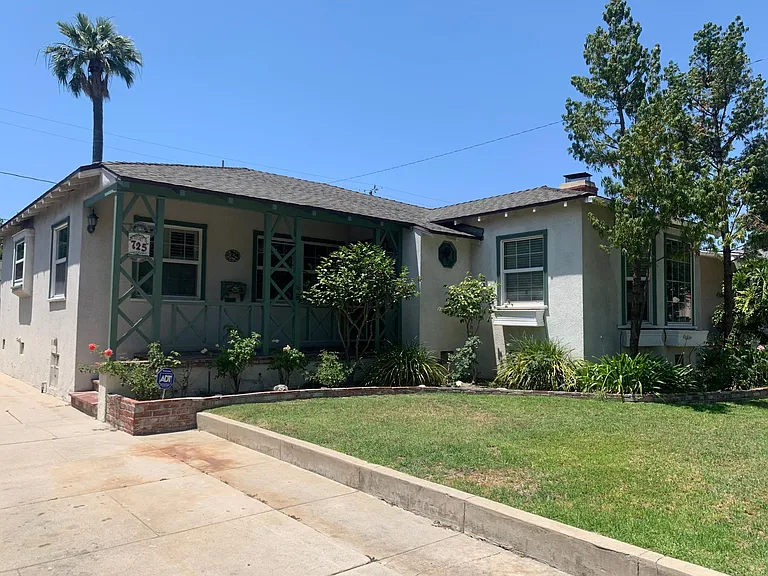 725 N Fairview St — Photo 3