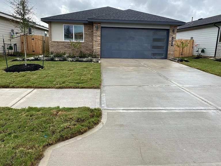 2808 Gunnersbury Dr — Photo 1