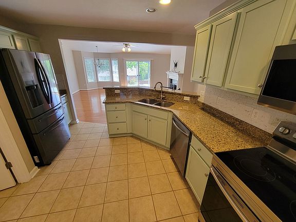 5th image of 104 Stone Cottage Dr