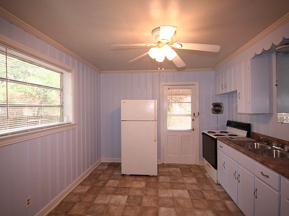 3rd image of 304 N Jefferson Ave