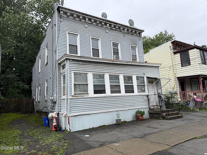 4th image of 480 3rd Street