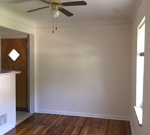 4th image of 5020 Newfield Ave