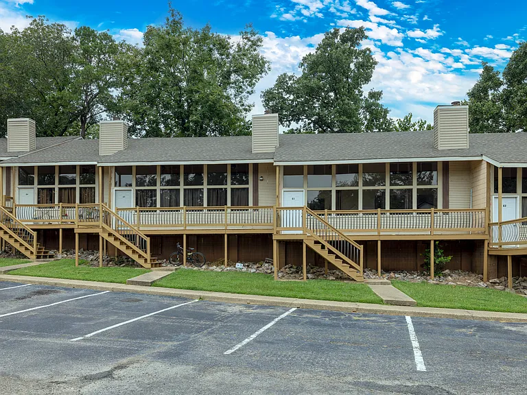 1203 Marion Anderson Rd #E1 — Photo 1