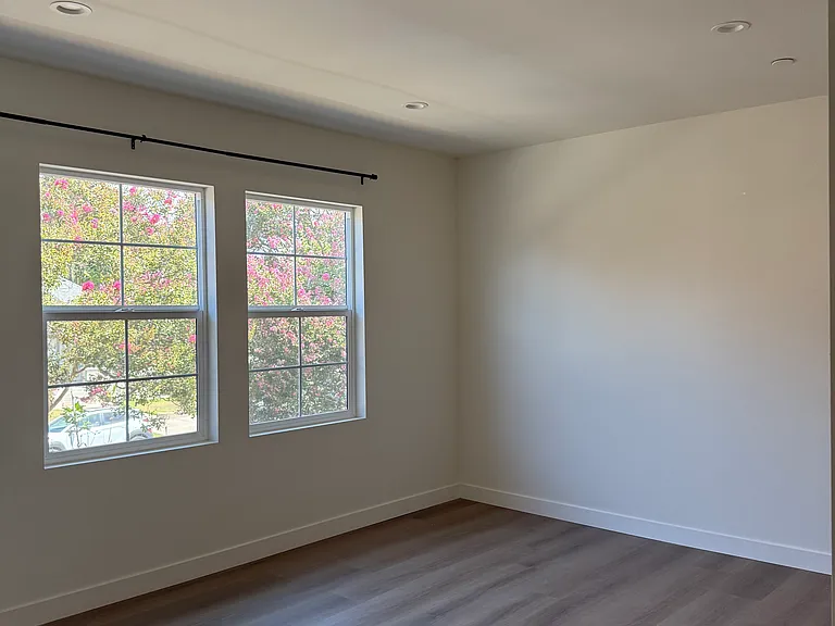 132 W Center St — Photo 15