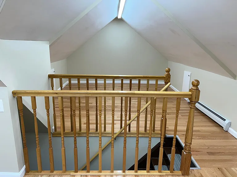 933 Wyandotte St — Photo 37