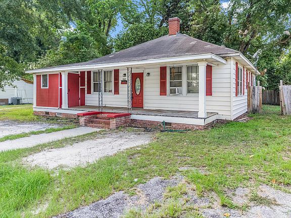 3rd image of 557 Louis St