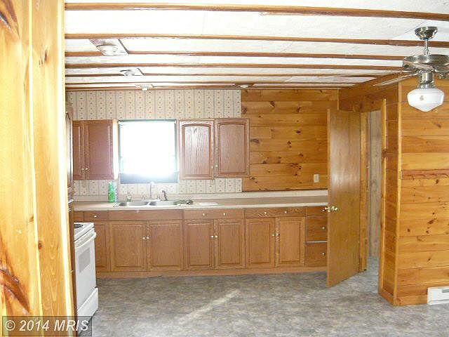 2nd image of 2199 Pine Rd