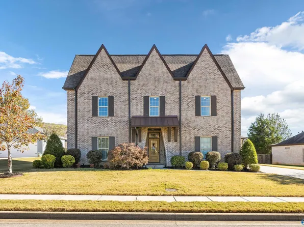 2713 Natures Trl, Owens Cross Roads, AL 35673