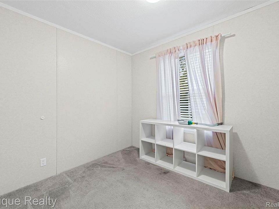 83 Elm Ave, photo 12