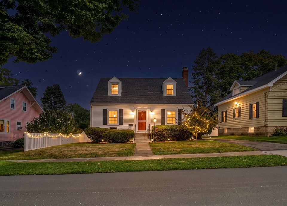 1st image of 21 Leroy Ave