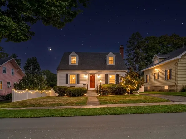 21 Leroy Ave, Haverhill, MA 01835