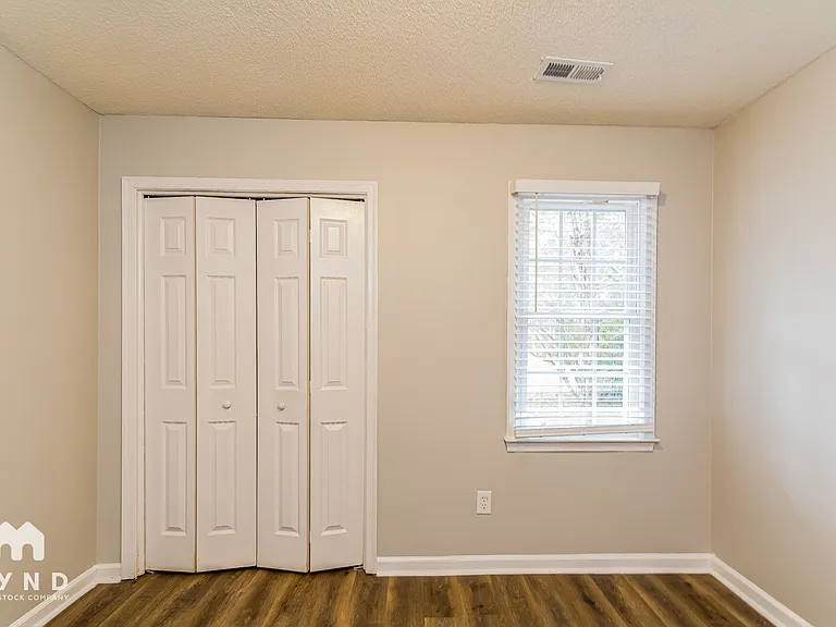409 Crosspine Dr — Photo 11