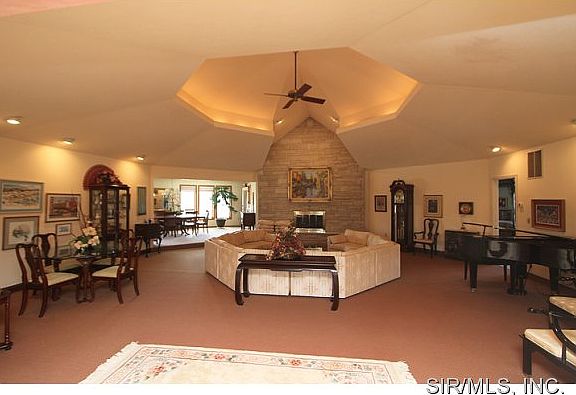 5th image of 1975 Bluebird Ln