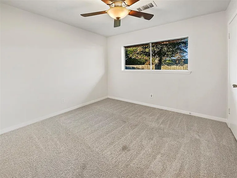 3911 Pine Meadow Ln — Photo 12