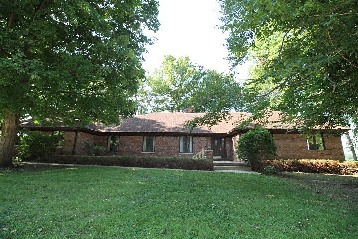 1st image of 325 N Manor Dr