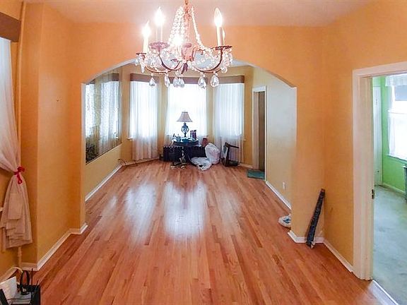 3rd image of 3928 N Oak Park Ave