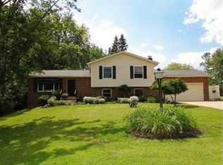 5660 Beach Rd, Medina, OH 44256