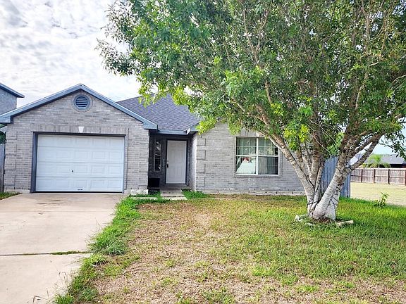 3rd image of 2705 Foxtail Palm Dr