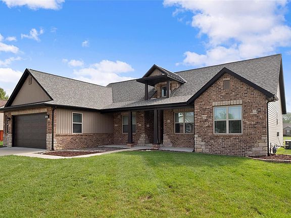 3rd image of 400 Silverthorne Dr