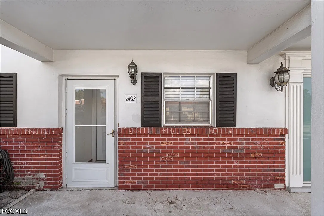 1490 Memoli Ln — Photo 2