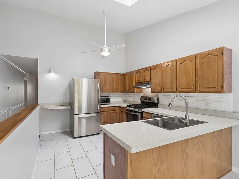 135 Pepper Ridge Cir — Photo 16