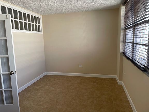 3rd image of 999 Brickell Bay Dr APT 1806