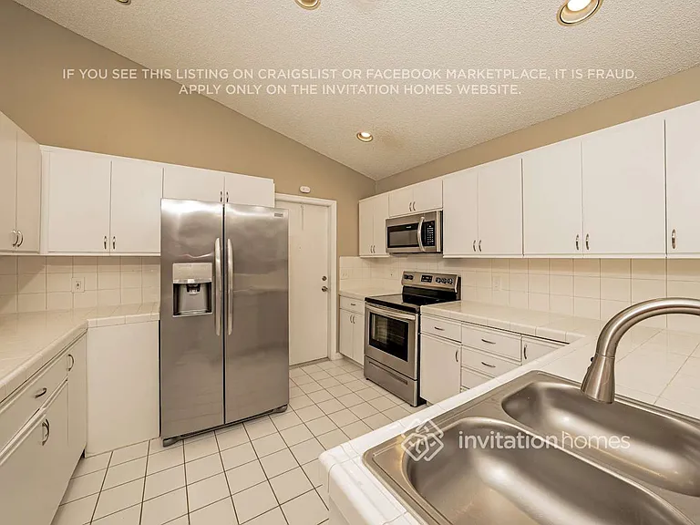 1320 SW 18th St — Photo 5