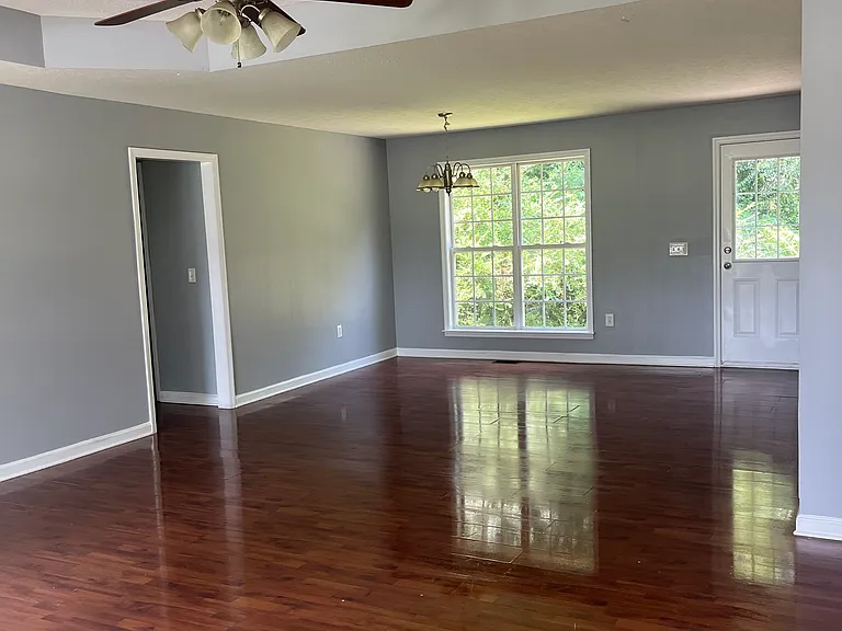 65 Saddleford Dr — Photo 2