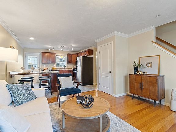 4th image of 24 Merrimac Way Unit G