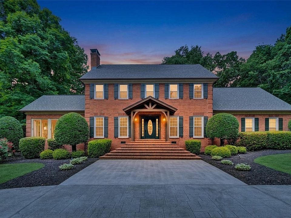 1st image of 102 Wood Creek Dr