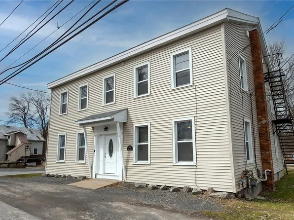 3871 Oneida St, New Hartford, NY 13413