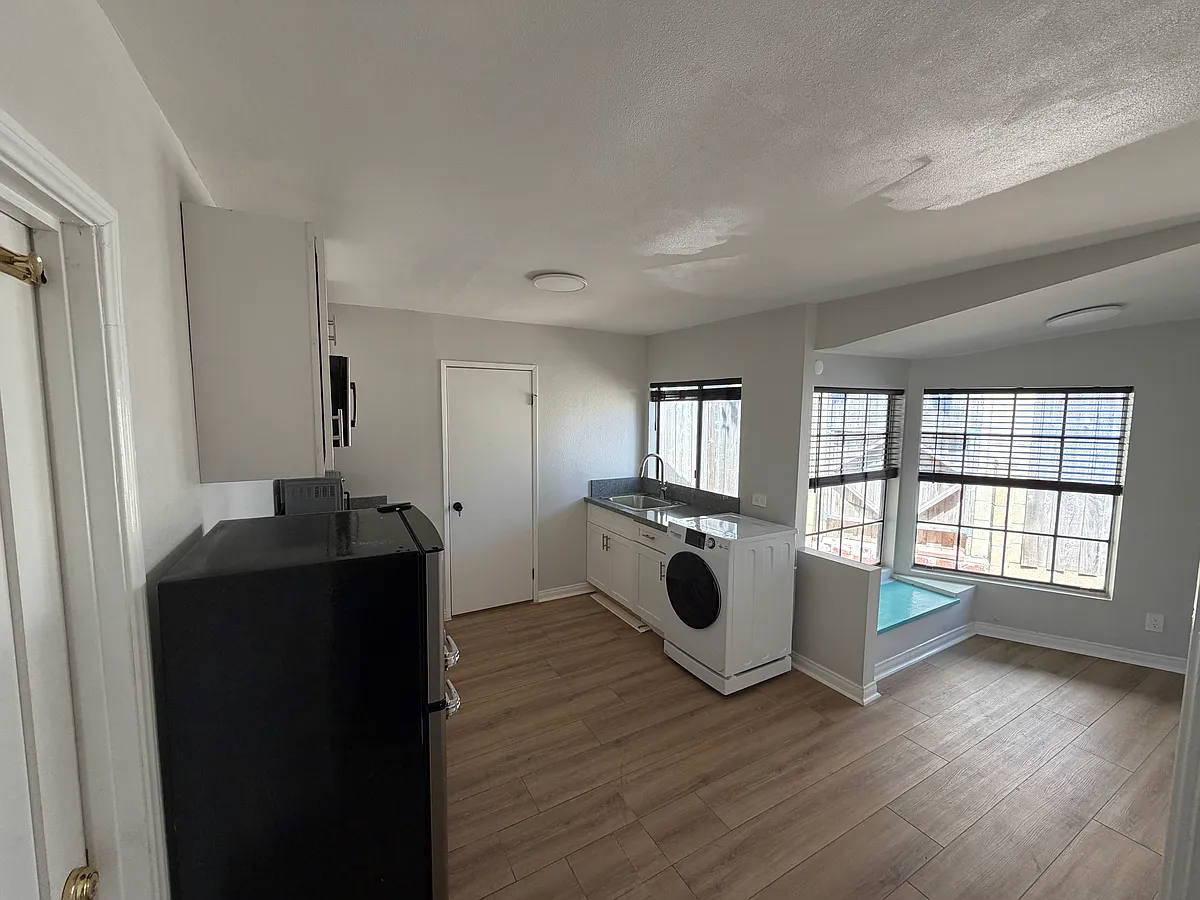 kitchenette and living room space - 1915 W Las Palmas Cir #2