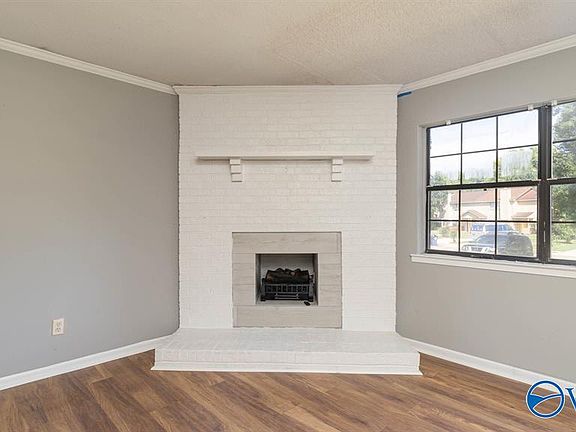 3rd image of 331 Autumn Ln