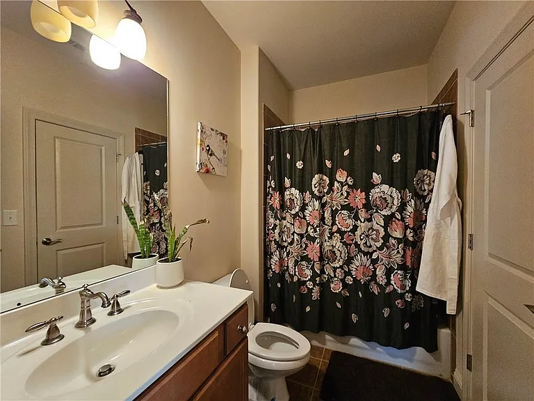 10924 Waters Rd — Photo 34