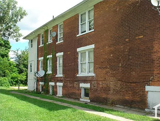 2 bed, 1340 sqft, $1,295 — Photo 2