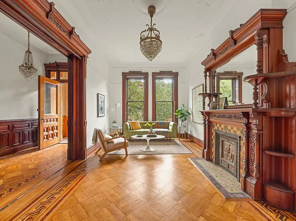 657 10th St, Brooklyn, NY 11215