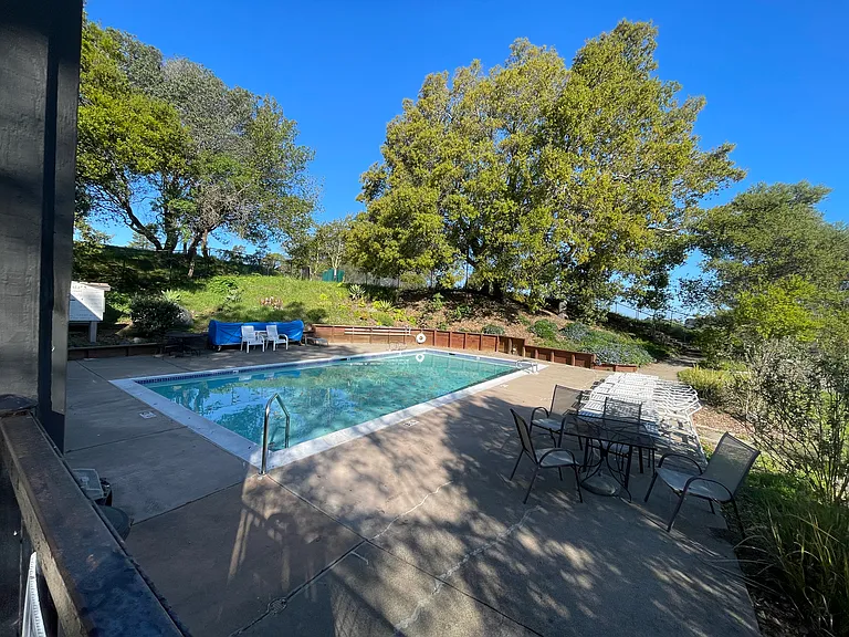207 Vista Heights Rd — Photo 26