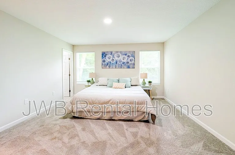 1128 Comanche St — Photo 9