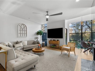 3880 Fredonia Dr APT D, Los Angeles, CA, 90068