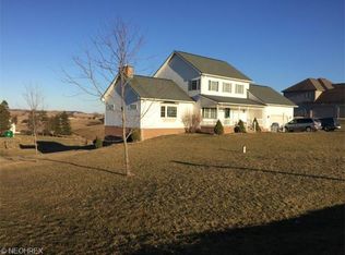 9389 Golf Course Rd NW, Sugarcreek, OH 44681