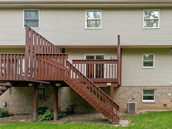 3rd image of 302 Apple Blossom Ct