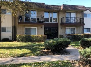 2150 175th St APT 8, Lansing, IL 60438