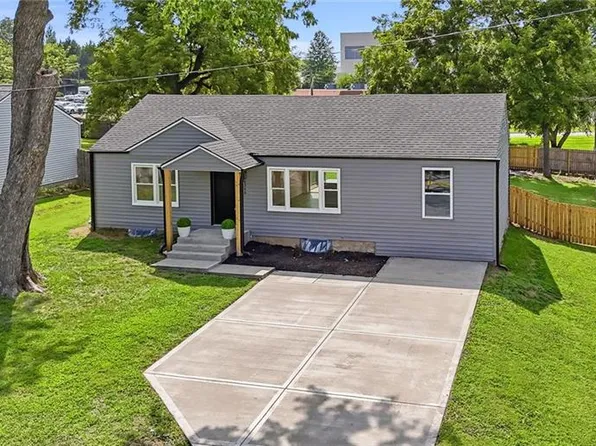 6346 Monrovia St, Shawnee, KS 66216