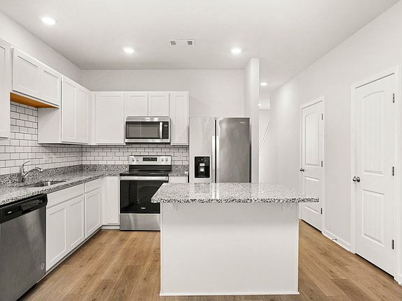 4th image of 133 Cecil Rd